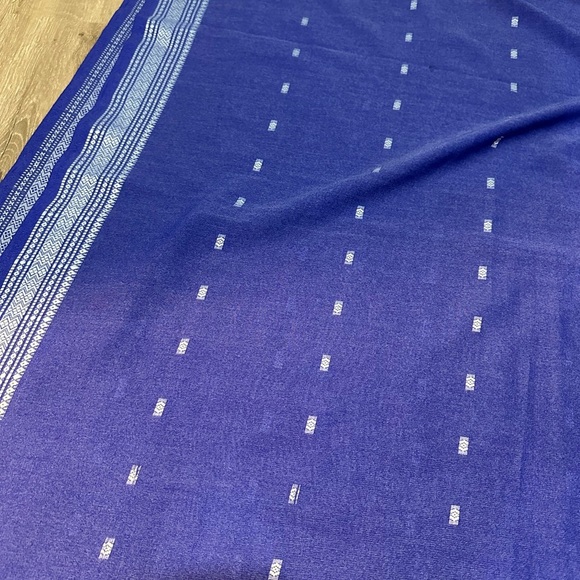 Elegant Blue Oversized Scarf with Pattern 😻 - Picture 2 of 4